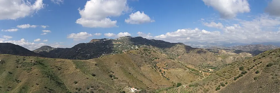 Comares, perched on top of a hill.