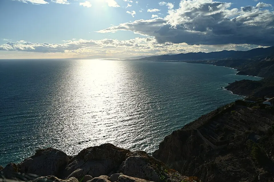 The coves of the Maro cliffs.
