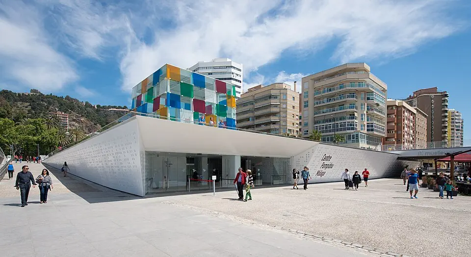The coloured cube of the Centre Pompidou Málaga on Muelle Uno.