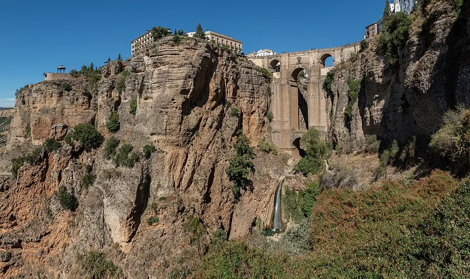 Ronda on the edge of the Tajo gorge.